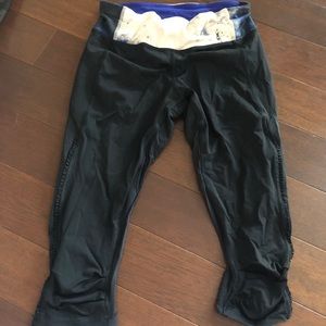 Lululemon cropped leggings with ruffle. size 4